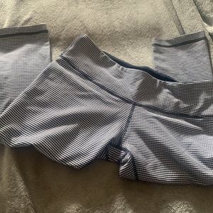 Lululemon size 10/ half length wunder under leggings